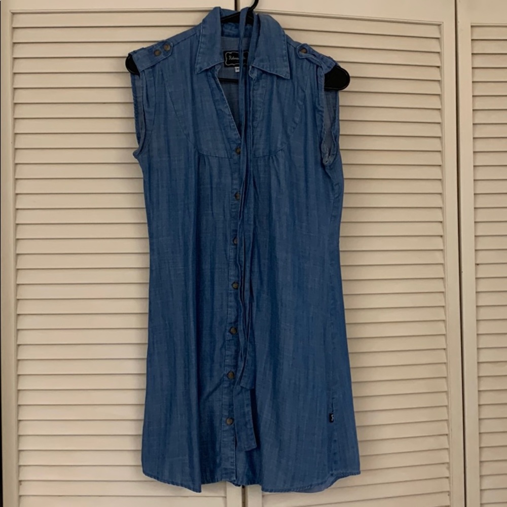Roberta Oaks Local Hawaii Designer